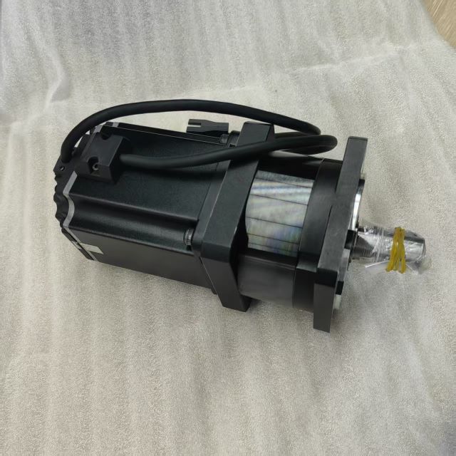 Servo motor na may planetary gear reducer para sa industrial robot joints