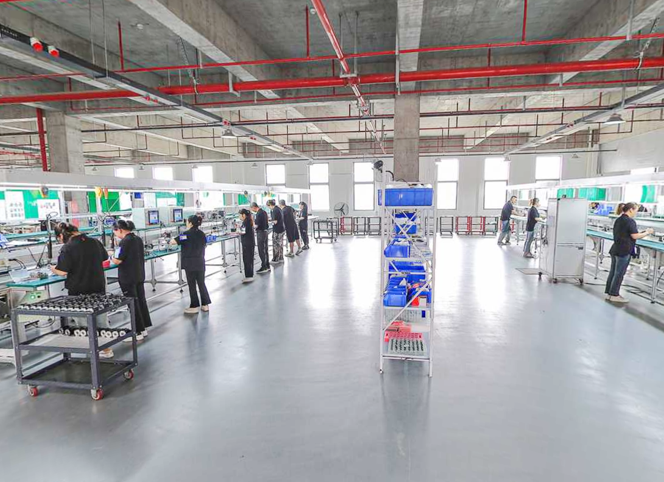 May Isang Makabagong R&D Team At Cutting-edge Intelligent Manufacturing Technology Production Line.