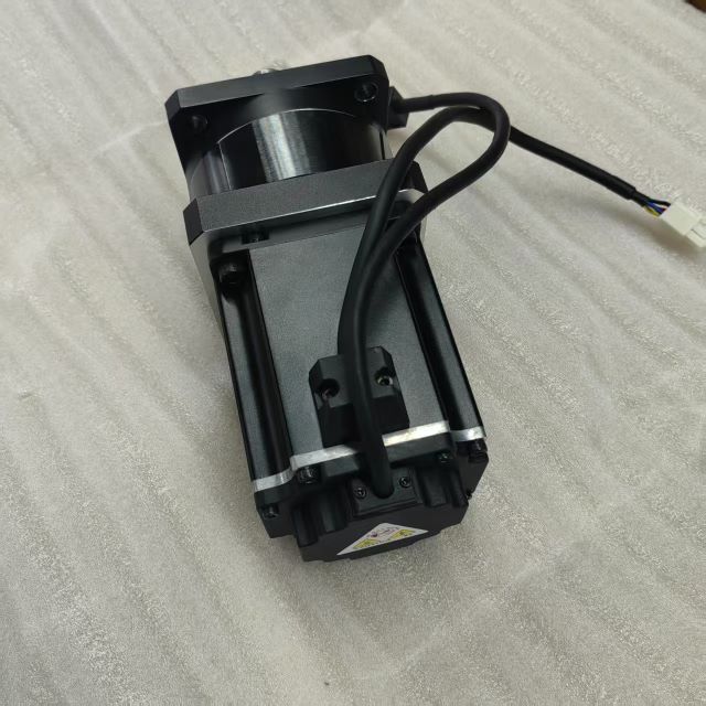 Servo motor na may planetary gear reducer para sa industrial robot joints